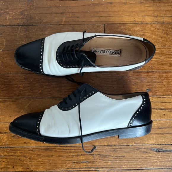 Manolo Blahnik Black and White Oxfords - Picture 4 of 6